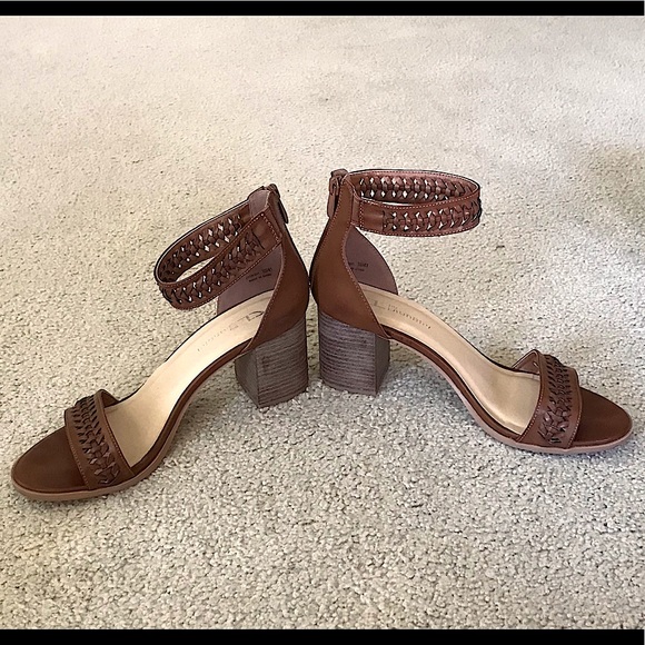 🆕🔥CHINESE LAUNDRY SUPER CUTE/BROWN&ZIPPER🆙OPEN TOE REALLY PRETTY BROWN👀PICS - Picture 10 of 15